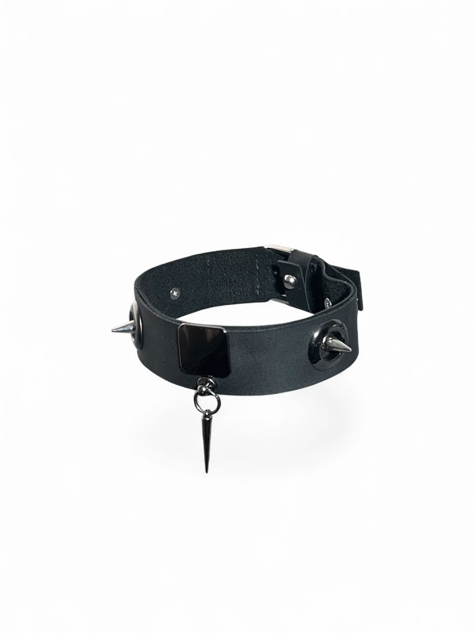 THE PINEYE CHOKER